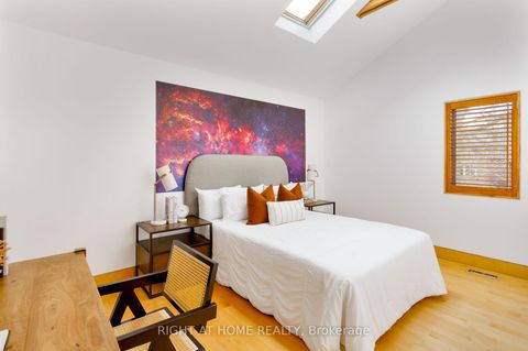 Photo 33 at 16 Marquis Avenue, Kingsway South, Toronto