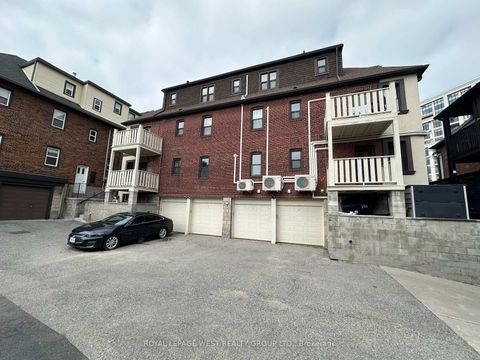 Photo 2 at 27 Mossom Road W, Swansea, Toronto