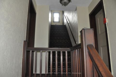 Photo 4 at 27 Mossom Road W, Swansea, Toronto