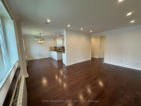 Photo 6 at 27 Mossom Road W, Swansea, Toronto
