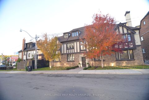 Photo 19 at 27 Mossom Road W, Swansea, Toronto
