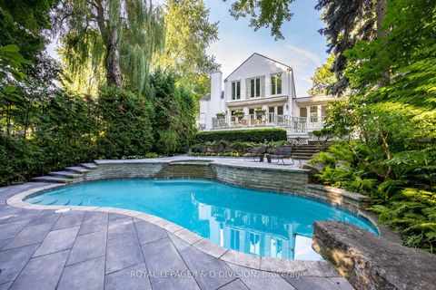 Photo 2 at 12 Forest Glen Crescent, York Mills, Toronto
