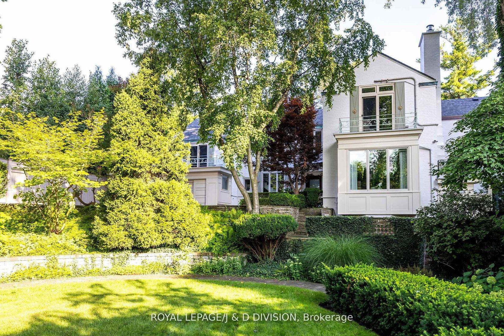12 Forest Glen Crescent, York Mills, Toronto photo number 2