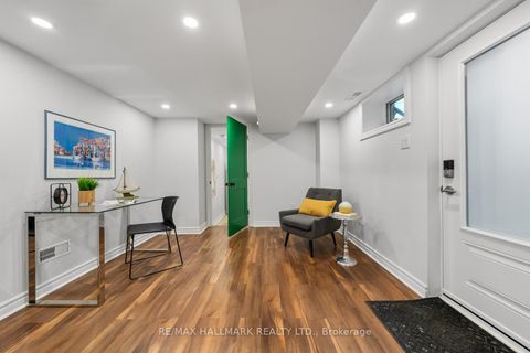 Photo 34 at 146 Roslin Avenue, Lawrence Park North, Toronto