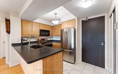Photo 9 at 406 - 205 The Donway W, Don Mills, Toronto