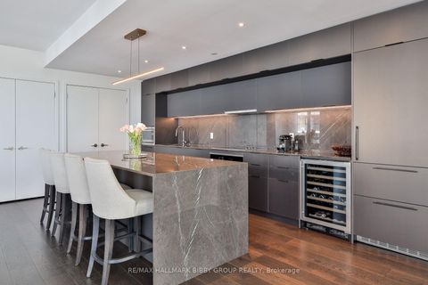 Photo 11 at 1105 - 185 Alberta Avenue, Oakwood Village, Toronto