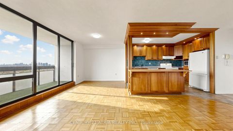 Photo 2 at 1610 - 260 Seneca Hill Drive, Don Valley Village, Toronto