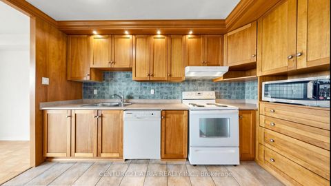 Photo 5 at 1610 - 260 Seneca Hill Drive, Don Valley Village, Toronto