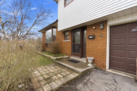 Photo 2 at 20 Ravenview Drive, West Hill, Toronto