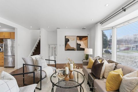 Photo 10 at 20 Ravenview Drive, West Hill, Toronto