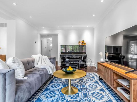 Photo 10 at 40 Snowshoe Mill Way, Windfields, Toronto