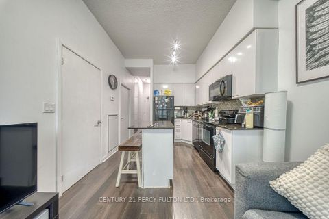 Photo 7 at 710 - 15 Bruyeres Mews, Niagara, Toronto