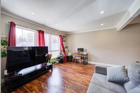 Photo 2 at 95 Reidmount Avenue E, Agincourt North, Toronto