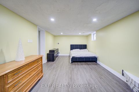 Photo 17 at 95 Reidmount Avenue E, Agincourt North, Toronto