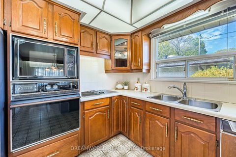 Photo 13 at 169 Grandravine Drive, York University Heights, Toronto