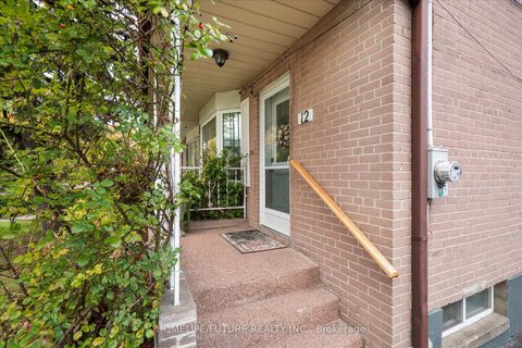 Photo 4 at 12 Ellendale Drive, Dorset Park, Toronto