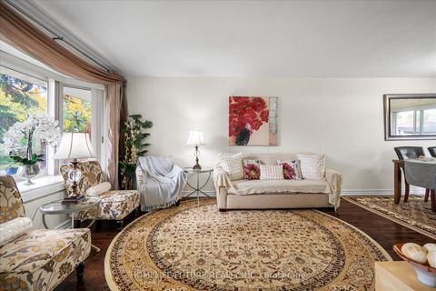 Photo 8 at 12 Ellendale Drive, Dorset Park, Toronto