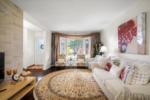 Photo 9 at 12 Ellendale Drive, Dorset Park, Toronto