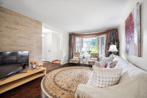 Photo 10 at 12 Ellendale Drive, Dorset Park, Toronto