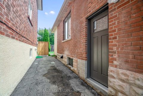Photo 40 at 25 Chamberlain Avenue, Belgravia, Toronto