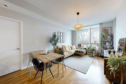 Photo 3 at 228 - 231 Fort York Boulevard, Niagara, Toronto