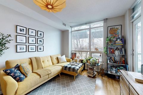 Photo 4 at 228 - 231 Fort York Boulevard, Niagara, Toronto