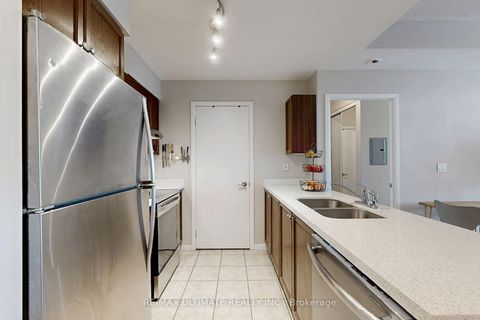 Photo 9 at 228 - 231 Fort York Boulevard, Niagara, Toronto