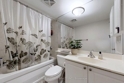 Photo 14 at 228 - 231 Fort York Boulevard, Niagara, Toronto