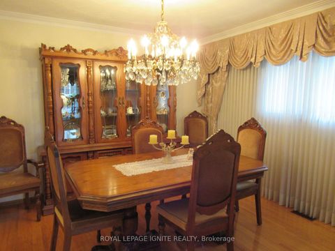 Photo 2 at 8 Newlove Court, Old Rexdale, Toronto