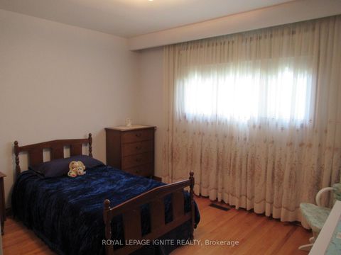 Photo 6 at 8 Newlove Court, Old Rexdale, Toronto