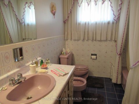 Photo 7 at 8 Newlove Court, Old Rexdale, Toronto
