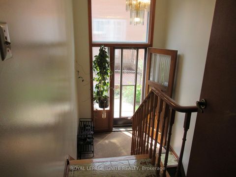 Photo 11 at 8 Newlove Court, Old Rexdale, Toronto
