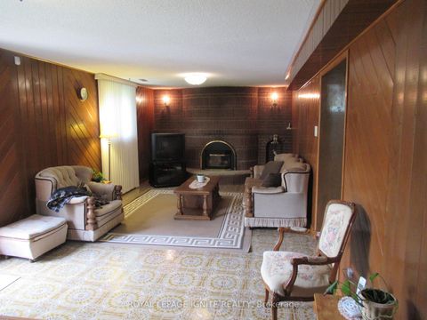 Photo 12 at 8 Newlove Court, Old Rexdale, Toronto