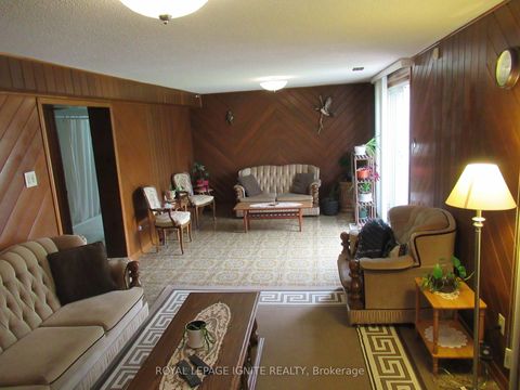 Photo 13 at 8 Newlove Court, Old Rexdale, Toronto