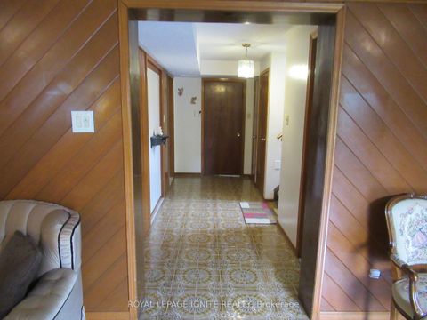 Photo 14 at 8 Newlove Court, Old Rexdale, Toronto