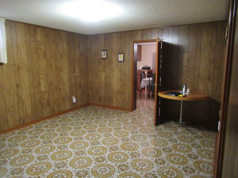 Photo 16 at 8 Newlove Court, Old Rexdale, Toronto