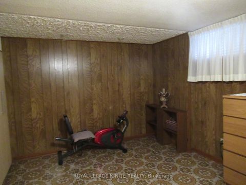 Photo 18 at 8 Newlove Court, Old Rexdale, Toronto