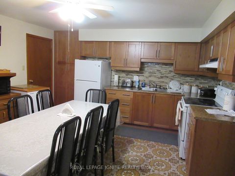 Photo 20 at 8 Newlove Court, Old Rexdale, Toronto