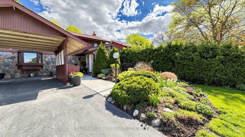 Photo 2 at 19 Lesterwood Crescent, Bendale, Toronto