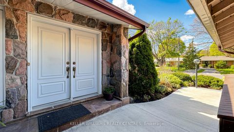 Photo 3 at 19 Lesterwood Crescent, Bendale, Toronto