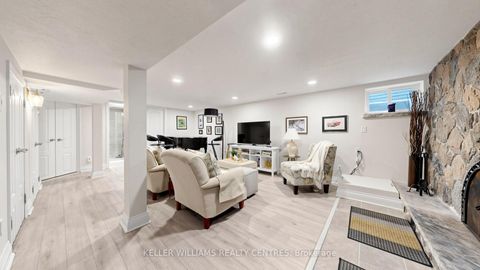 Photo 25 at 19 Lesterwood Crescent, Bendale, Toronto