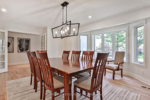 Photo 7 at 11 Cranleigh Court, Humber Valley, Toronto