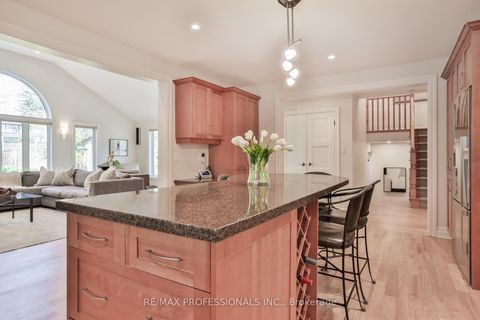 Photo 11 at 11 Cranleigh Court, Humber Valley, Toronto