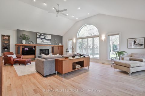 Photo 14 at 11 Cranleigh Court, Humber Valley, Toronto