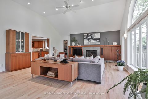 Photo 15 at 11 Cranleigh Court, Humber Valley, Toronto