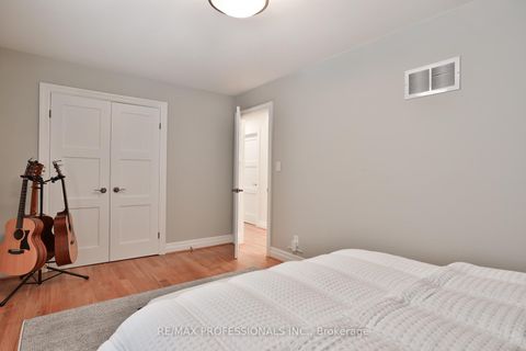 Photo 22 at 11 Cranleigh Court, Humber Valley, Toronto
