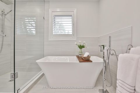 Photo 33 at 11 Cranleigh Court, Humber Valley, Toronto