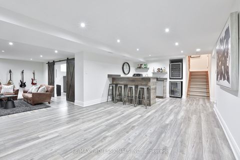 Photo 38 at 11 Cranleigh Court, Humber Valley, Toronto