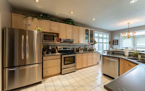 Photo 13 at 863 Shadrach Drive, Wyndham, Newmarket