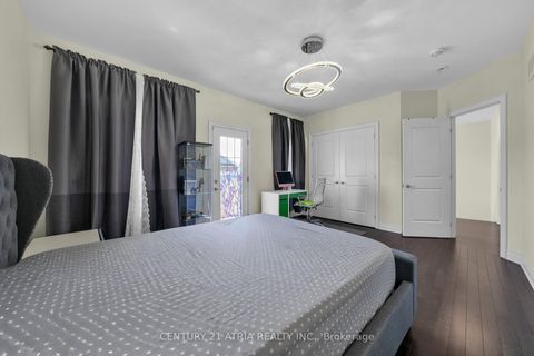 Photo 7 at 20 Baldry Avenue, Patterson, Vaughan